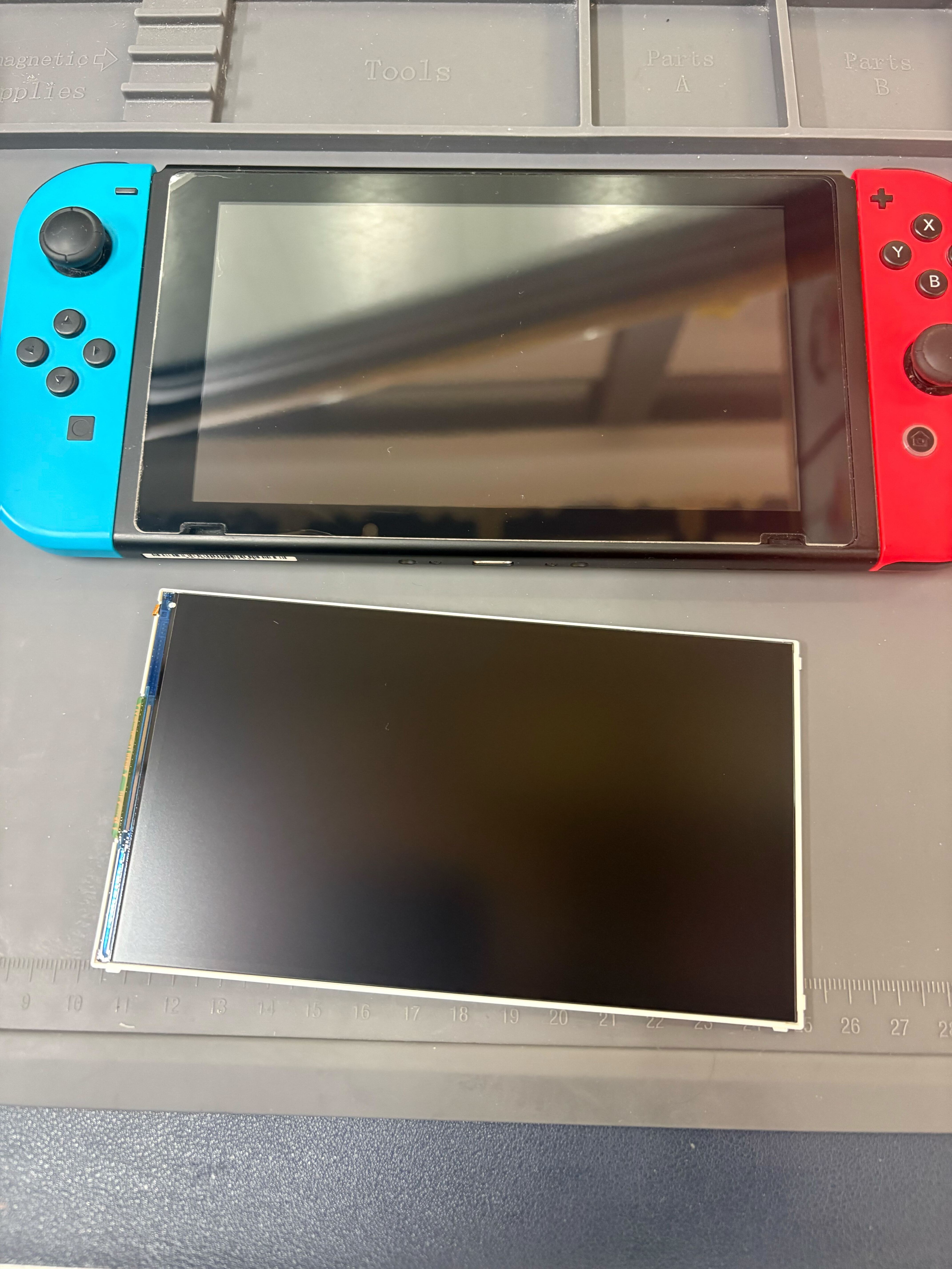 豊川市でNintendo Switch修理】液晶に線が入る！？液晶不良も即日修理